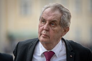 Zemanova hra na napraveného hříšníka. V Srbsku dál...