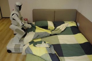 Uvaří, vypere i uklidí. V Číně představili plnohodnotného pomocníka do domácnosti