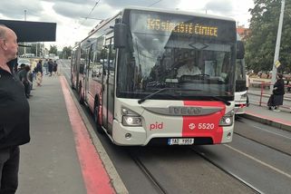 Novinky v Praze vyzkoušely, zda je nový tunelbus rychlejší než metro - Novinky
