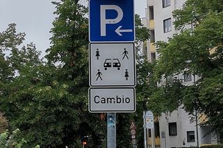 Na silnicích se stále častěji objevuje tahle značka. Znáte její význam?