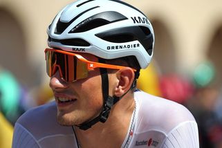 Postavil se na start týden po tragické smrti bratra. Tarling útočil na vítězství, teď však odstupuje - Sport.cz