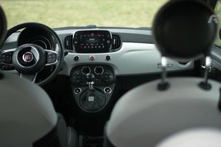 Ojeté italské auto boří mýty o nespolehlivosti. Pod kapotou má téměř nezničitelný motor | Autosalon TV Prima