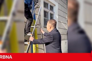 Okamura sundal vlajku Ukrajiny z budovy Sněmovny. Hanebné gesto, uvedla Pekarová Adamová