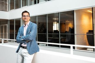 Zdraží emisní povolenky energie domácnostem? Jen o 200 až 400 korun měsíčně, to jsou dvě krabičky cigaret, říká Brázda z PwC