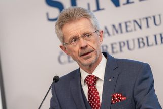 „Nerespektoval svou vládu.“ Čína zuří kvůli Vystrčilově cestě, žádá nápravu „chyby“