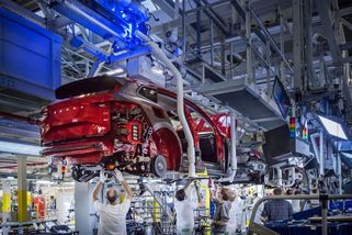 Škoda Auto a válka: V ČR omezila výrobu, ukrajinská produkce se zastavila, ruská zatím pokračuje - Garáž.cz
