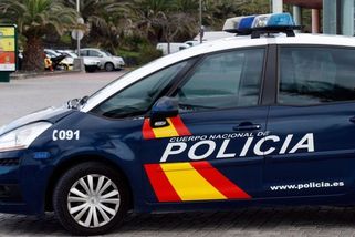 Útočník brutálně zmlátil tyčí na pláži na Tenerife jiného muže před zraky šokovaných turistů. Svědek natáčel - Novinky