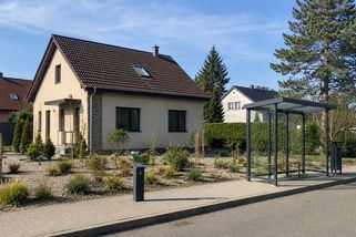 Na předzahrádku mu odhazovali nedopalky. Bývalý kuřák hned věděl, jak tomu zabránit