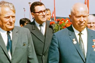 Sprostý sovětský vůdce Chruščov: Při skandálním projevu v OSN řval a bušil botou do stolu | Životy slavných