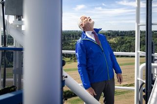 Pavel vylezl na stožár, odstartoval závod, zachránil paraglidistu. Je na hraně, varuje politolog | TN.cz