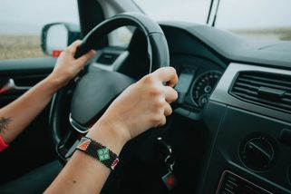 Bude nutné jít kvůli SUV znovu do autoškoly? Návrh europoslankyně má podporu mezi lidmi - EnergoZrouti.cz