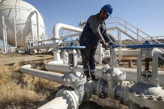 Úleva pro tankery. Američané podpoří opravu ropovodu mezi Irákem a Sýrií - Novinky