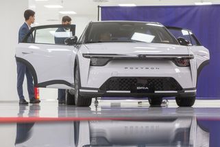 Foxconn chce do Evropy dodávat automobily. Nabídnout může devět modelů - Novinky