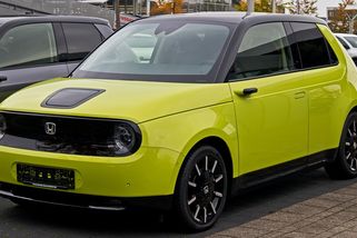 Honda na elektromobilech prodělala přes 240 miliard Kč