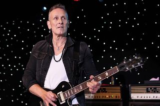 Kytaristovi skupiny Def Leppard se vrátila rakovina - Novinky