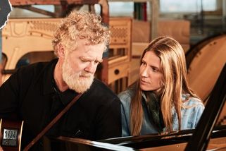 RECENZE: Glen Hansard a Markéta Irglová jsou zase partneři. Vrací se s hudebním pohlazením