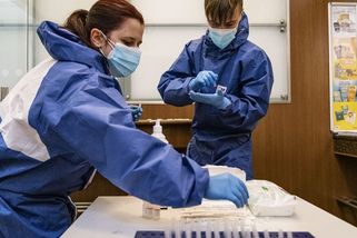 Zavinily zlom v epidemii. Nové varianty koronaviru jsou v Česku na vzestupu - Seznam Zprávy