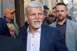 Vláda porušuje Ústavu a je dobře, že Petr Pavel podal žalobu. Velkohubý Macinka sklapl - Médium.cz