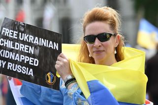 Rusové posílají na frontu unesené ukrajinské děti. Máme důkazy, prohlásil Zelenskyj - Novinky