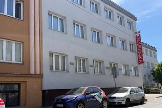 sinmed.cz/recenze/poliklinika-zbraslav-az-na-ty-tisice-aut-nemame-vytky-644.html?utm_source=www.seznam.cz&utm_medium=seznam_distribuce&utm_campaign=lide