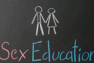 Učitelka v Texasu si měla psát se studentem erotické esemesky, mladík ji údajně vydíral - Novinky
