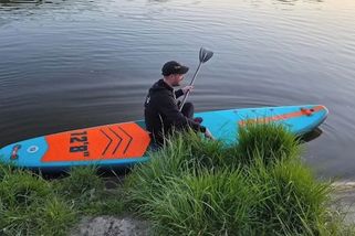 Dobrodruh se chystá doplout na paddleboardu z Blanska až do Baltu