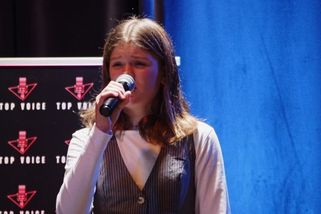 Teprve 12letá Tereza zazářila s francouzskou písní. Její výjimečný výkon bere dech! | Top Voice