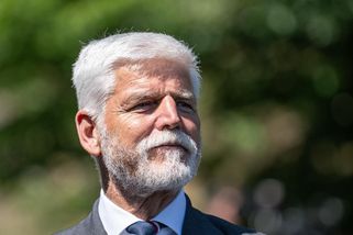 Vedoucím delegace na summit NATO budu já, vzkázal vládě Pavel