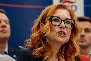 Zuzana Majerová poučuje Ukrajince o nezávislosti....