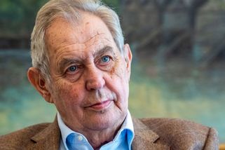 Láká mě znovu kandidovat na prezidenta, připustil Zeman. Nechce ale být „českým Bidenem“
