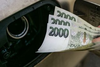 800 milionů měsíčně. Vláda chce spotřební daní z nafty vylepšit rozpočet - Seznam Zprávy