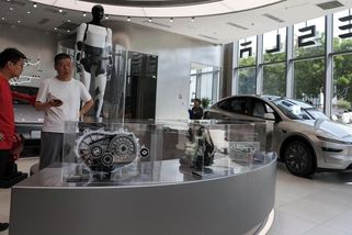 Příliš rizikové. Tesla a další automobilky svolávají v Číně miliony vozů kvůli klikám u dveří - Novinky