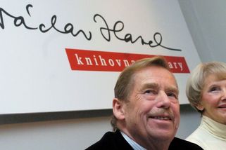 Adorace, nenávist, spory o jeho odkaz. I Havlův život po životě je drama - Seznam Zprávy