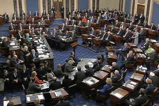 Až 500 procent na ruské zboží. Američtí senátoři se shodli na zákonu o nových sankcích - Novinky