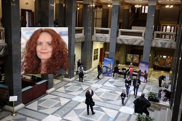 Na ministerstvu dopravy působí jako náměstkyně partnerka kontroverzního Tykačova muže »