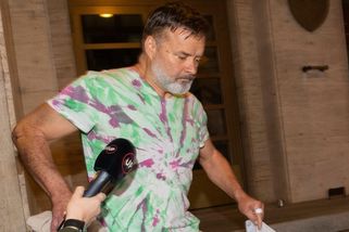 Dědeček je na svobodě. I přes obvinění ze zabití pěti studentů soud vazbu zamítl