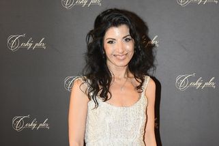 Moderátorka Mynářová si nechala od návrhářky ušít neuvěřitelně průsvitné šaty. Ukázala i bradavky
