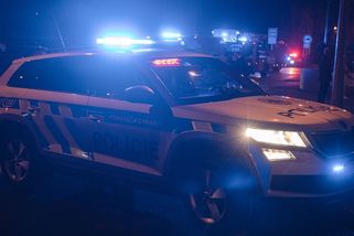 Dva mrtví po policejní honičce u Poděbrad - Novinky