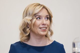 Nezapomínejme, páteř rovnají ještě teď. Nerudová s...