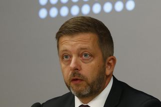 Rakušan navrhl pro policisty či hasiče navíc 1500 korun každému - Novinky