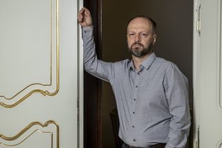Bitcoinová kauza je naprosto likvidační. Jsme prostě v p*deli, nebere si servítky senátor
