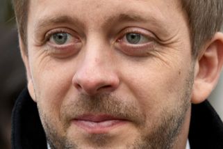 Zaplacený herec při debatě ve Vyškově. Bylo to nutné? - Médium.cz