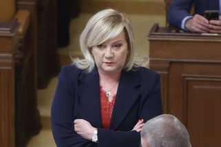 Džínová rapsodie Aleny Schillerové: Politička chtěla být lidová a povedlo se. Příklad hodný následování to ale není - Super.cz