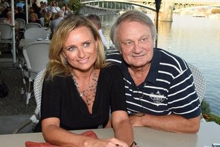 Jana Adamcová toho má dost: Nové informace o zdravotním stavu manžela a převozu do sanatoria – eXtra.cz