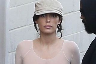 Bianca Censori svým outfitem opět dokázala šokovat