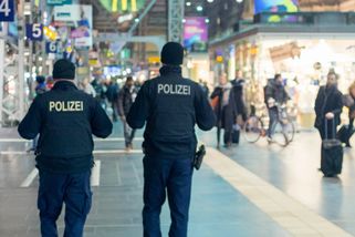 Letadla zaplacená, ale migranti nikde. Německu navzdory velkým plánům letos ve velkém selhávají deportace - Echo24.cz