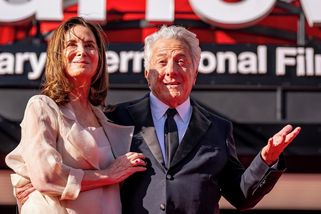 FOTO: Legendární Dustin Hoffman slaví v Karlových Varech