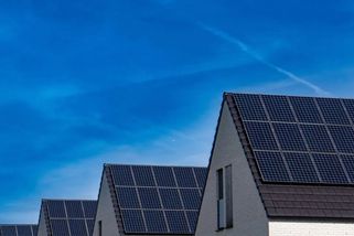 V jednotě je síla. Domácnosti mohou vydělat tisíce za poskytnutí baterky | Solární magazín