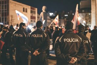Roztržka kvůli zásahu na Ukrajině. Řešily ji špičky české a slovenské policie - Seznam Zprávy