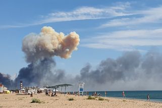 Ruští úředníci a rozvědka bleskem evakuují rodiny...